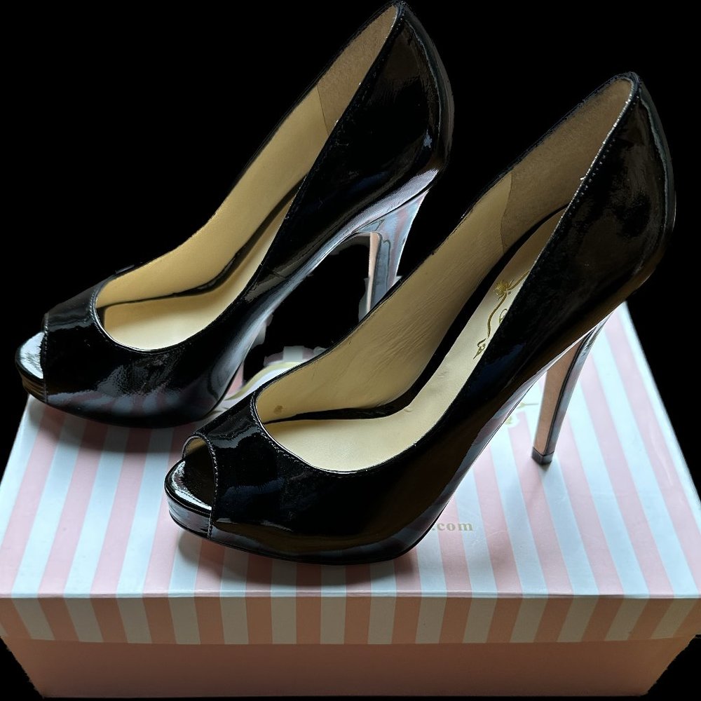 Footcandy Peep Toe Platform Pump Lover 5.5 Black Patent
